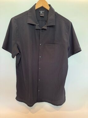 Men's medium ALL IN MOTION Short Sleeve Button-Up Shirt - Charcoal
